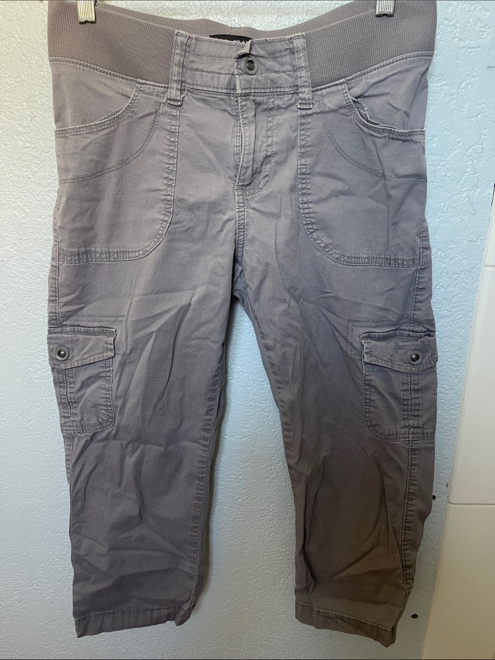 Lee Relaxed Fit mid rise 4 Medium Ladies crop pants